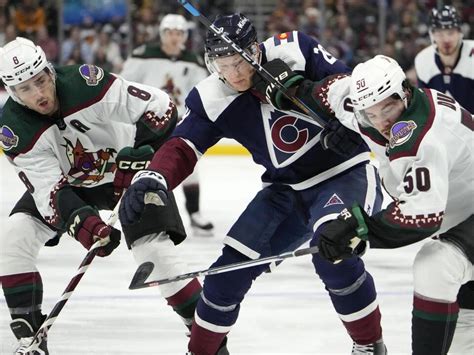 MacKinnon gets assist to extend point streak to 18 games, Avs cruise to 4-1 win over Coyotes